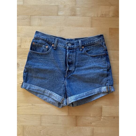 Vintage Levi’s 501s Medium Wash High Waisted Button Fly Cuffed Denim Shorts 28 - Picture 2 of 5